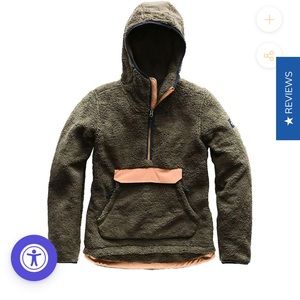 Women’s small Sherpa north face pullover